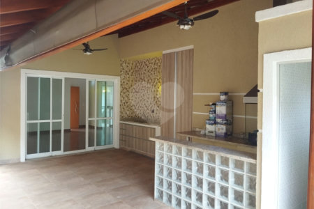 Casa à venda com 3 quartos, sendo 1 suíte,  no condomínio Vila Aracoara, Araraquara - SP