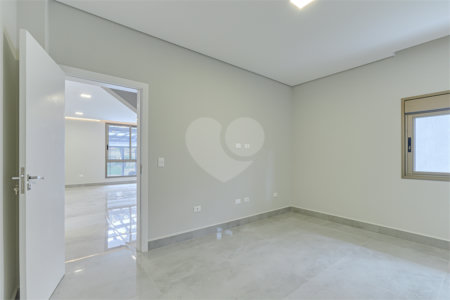 Casa à venda com 4 suítes no condomínio Carmen, São Paulo - SP