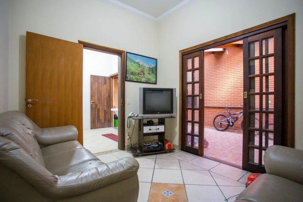 Casa à venda com 4 suítes em Cidade São Francisco, São Paulo, SP