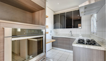 Apartamento à venda com 3 quartos, sendo 1 suíte,  em Santo Amaro, São Paulo, SP