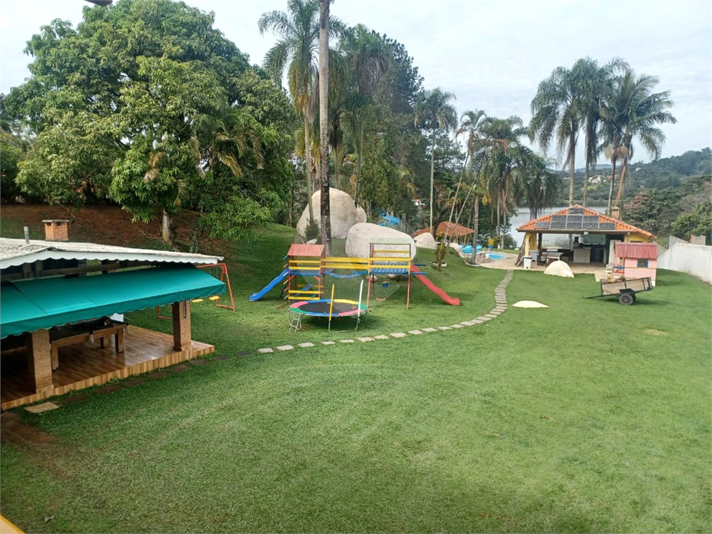 Casa à venda com 5 quartos, sendo 2 suítes, em Rio Abaixo, Mairiporã, SP