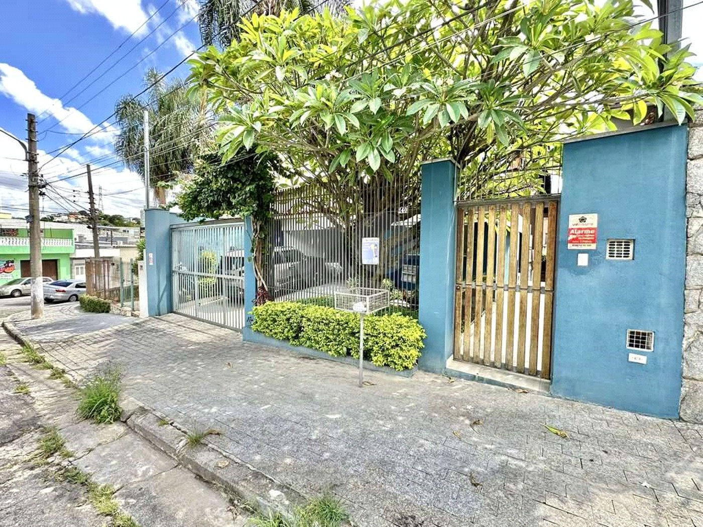 Sobrado à venda com 4 quartos, sendo 2 suítes, em Jardim Jussara, São Paulo, SP