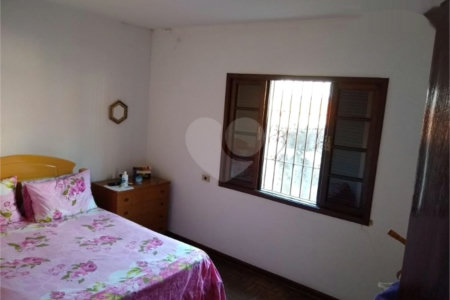 Sobrado à venda com 4 quartos, sendo 1 suíte, em Vila Constança, São Paulo, SP