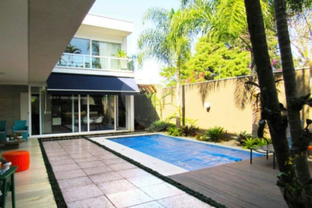 Casa à venda com 4 suítes no condomínio Bauhaus, São Paulo - SP