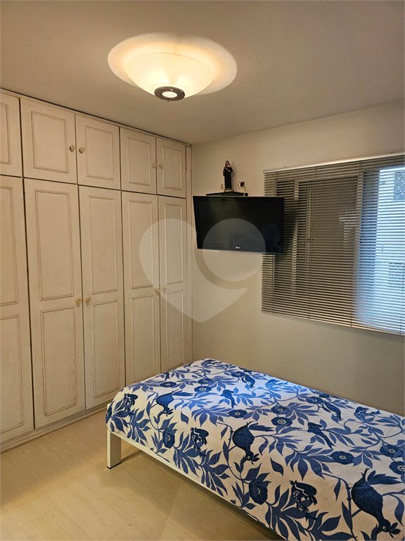 Apartamento à venda com 3 quartos, sendo 1 suíte, em Vila Olímpia, São Paulo, SP