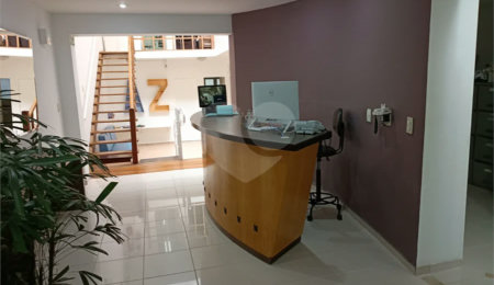 Casa comercial com 7 salas, 2 vagas no Paraiso
