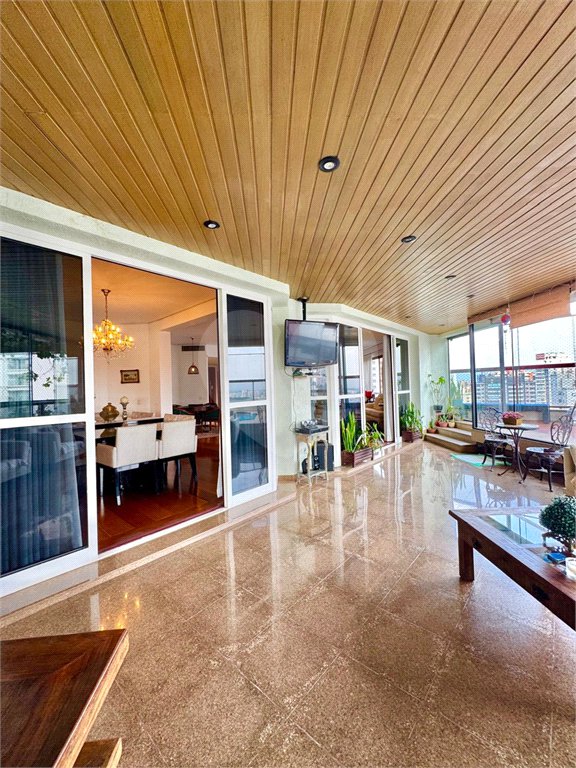 Apartamento à venda com 4 suítes em Vila Suzana, São Paulo, SP