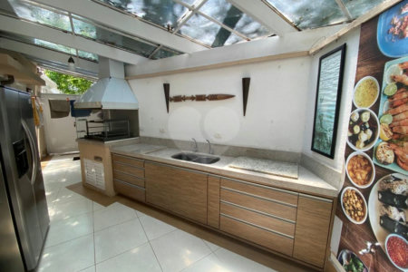 Casa à venda com 4 quartos, sendo 2 suítes, no condomínio Sunríse, São Paulo - SP