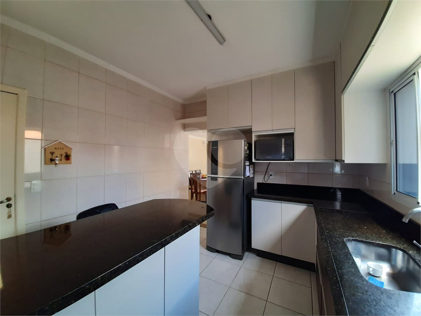 Sobrado à venda com 3 quartos, sendo 1 suíte, em Vila Suissa, Mogi das Cruzes, SP