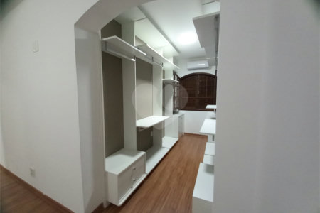 Casa à venda com 4 quartos, sendo 1 suíte,  em Vila Oliveira, Mogi das Cruzes, SP