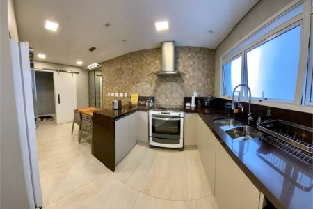 Apartamento à venda com 3 suítes em Vila Suzana, São Paulo, SP