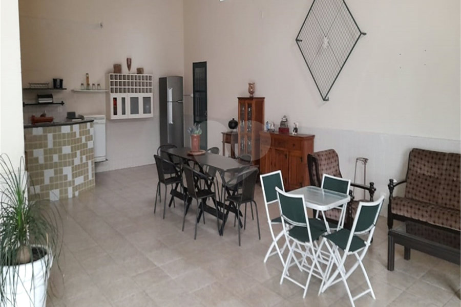 Casa à venda com 5 quartos, sendo 3 suítes,  no condomínio Alpes da Cantareira, Mairiporã - SP