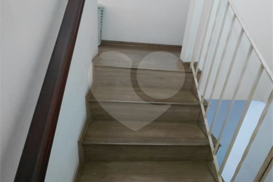 Sobrado à venda com 4 quartos, sendo 1 suíte, em Vila Nova Mazzei, São Paulo, SP