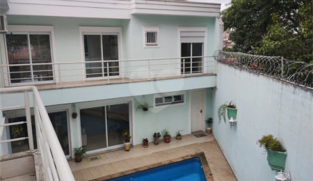Sobrado à venda com 4 quartos, sendo 2 suítes,  em Jardim da Saúde, São Paulo, SP