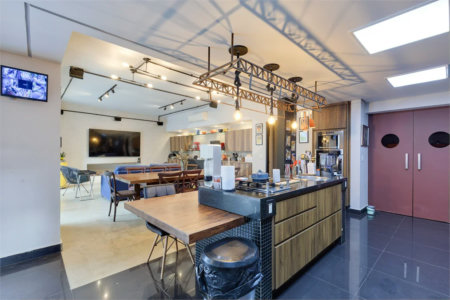 Casa à venda com 4 suítes em Granja Julieta, São Paulo, SP