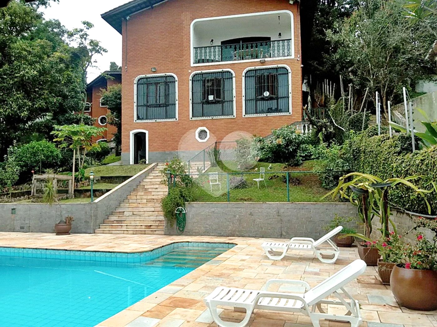 Casa à venda com 5 quartos, sendo 4 suítes, em Roseira, Mairiporã, SP
