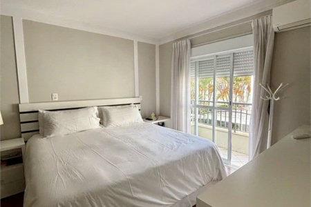 Casa à venda com 4 quartos, sendo 3 suítes,  no condomínio Vila Carmel, São Paulo - SP
