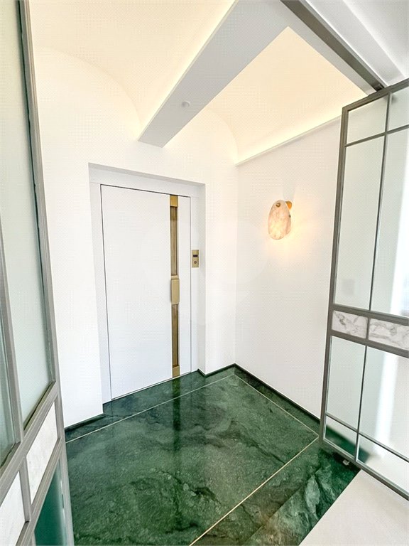 Apartamento à venda com 4 suítes em Vila Cordeiro, São Paulo, SP