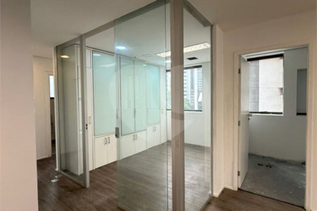 Sala à venda em Cidade Monções, São Paulo, SP