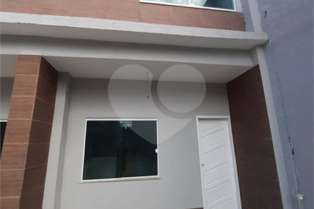 Casa à venda com 2 suítes no condomínio Residencial Marlene Correia, Rio de Janeiro - RJ