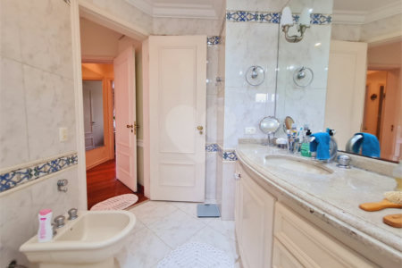 Apartamento à venda com 3 quartos, sendo 1 suíte, em Higienópolis, São Paulo, SP