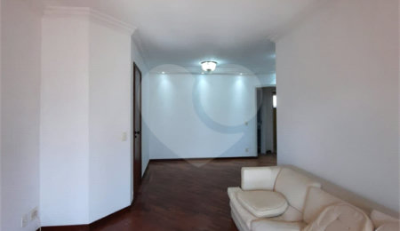 Apartamento à venda com 3 quartos, sendo 1 suíte,  em Vila Andrade, São Paulo, SP