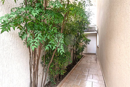 Casa à venda com 4 quartos, sendo 2 suítes, no condomínio Lake Louise, São Paulo - SP