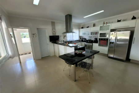 Casa à venda com 3 suítes no condomínio Colinas de Inhandjara, Itupeva - SP