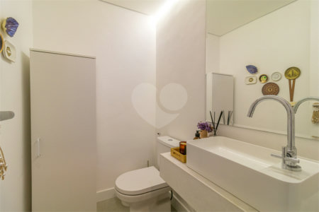 Apartamento à venda com 3 quartos, sendo 1 suíte,  em Morumbi, São Paulo, SP
