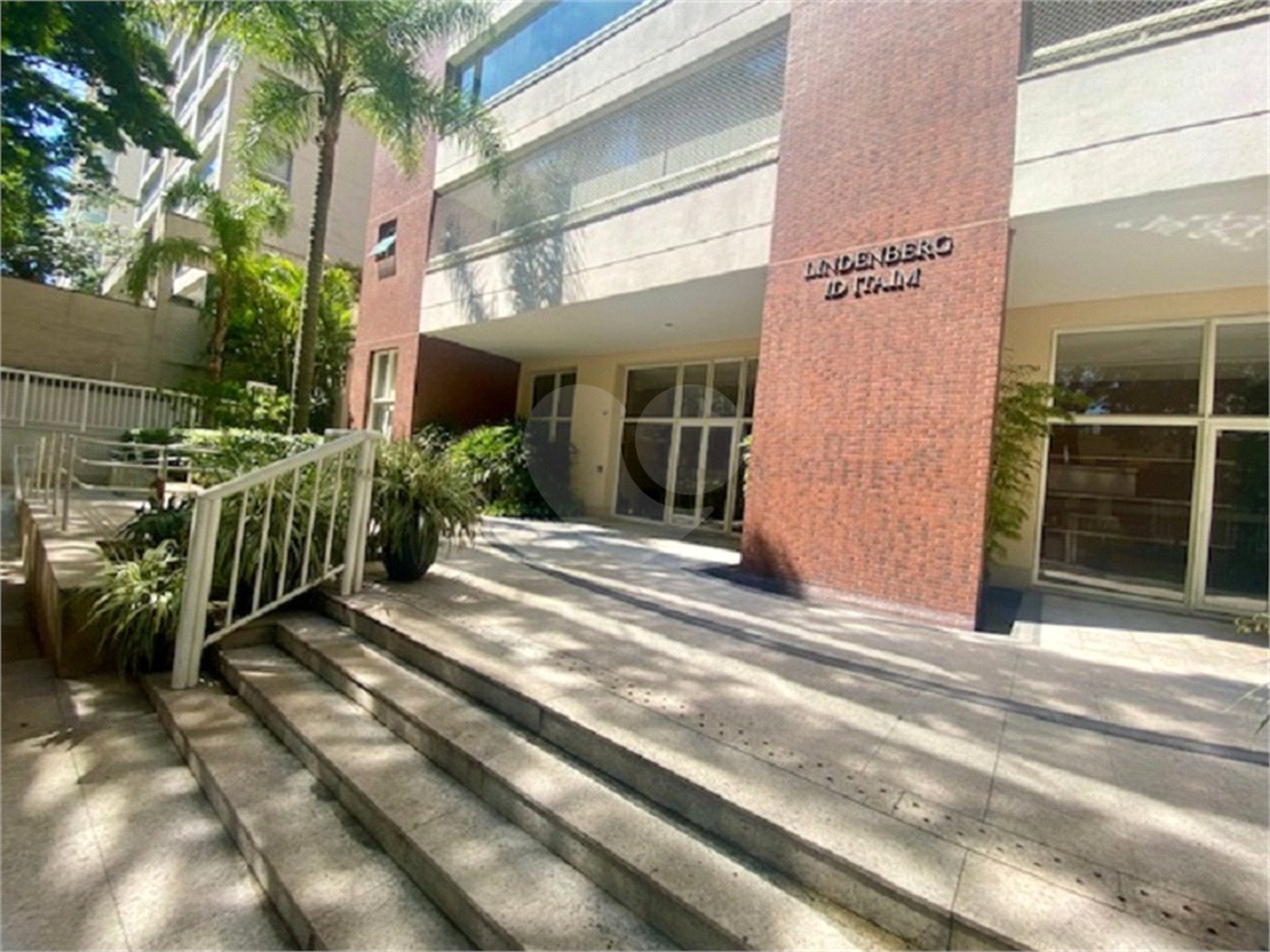 Apartamento à venda ou para alugar com 2 suítes em Itaim Bibi, São Paulo, SP