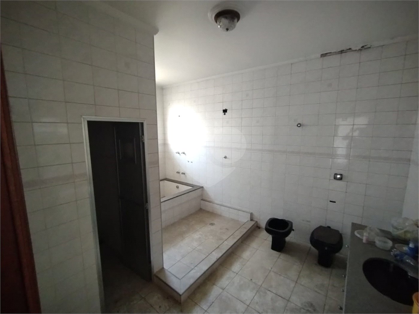 Sobrado à venda com 7 quartos, sendo 6 suítes, em Aclimação, São Paulo, SP
