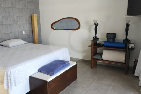 Casa à venda com 4 quartos, sendo 3 suítes, no condomínio Estância Marambaia, Vinhedo - SP