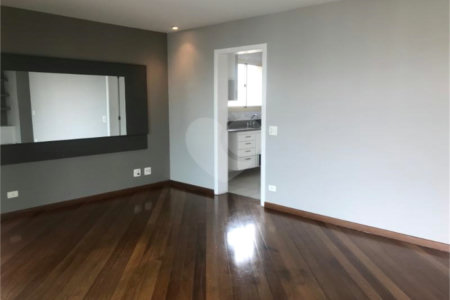 Apartamento à venda ou para alugar com 3 suítes em Moema, São Paulo, SP