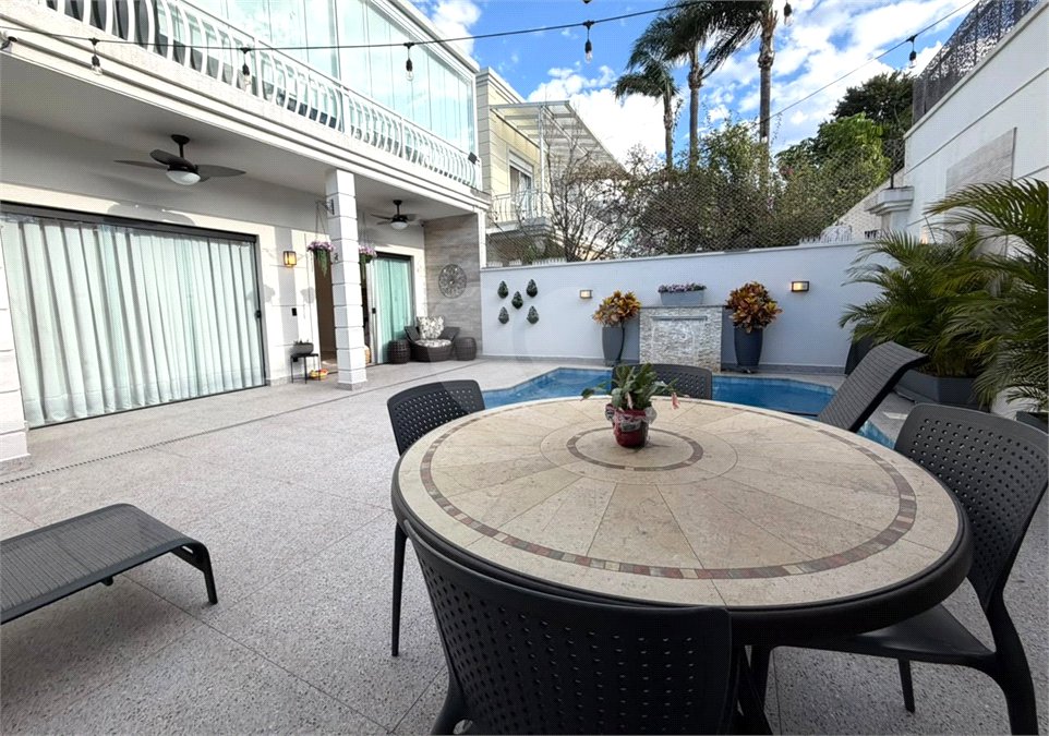 Casa à venda com 3 suítes no condomínio Palm Hill North, São Paulo - SP
