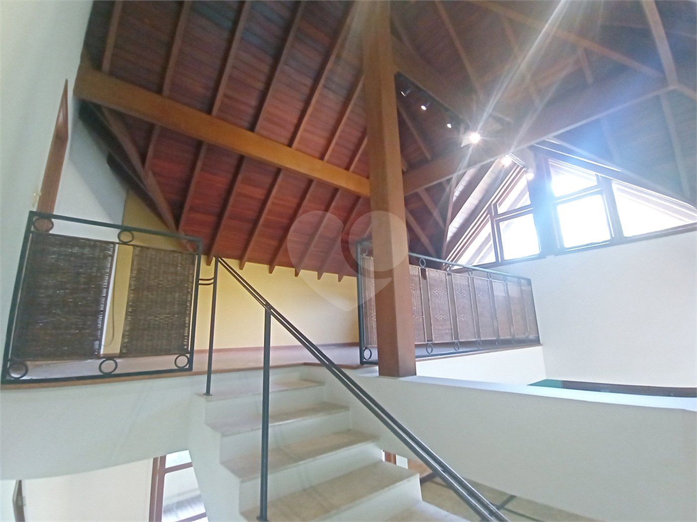 Casa à venda com 3 quartos, sendo 1 suíte,  no condomínio Estância Marambaia, Vinhedo - SP