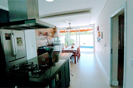 Casa à venda com 3 suítes no condomínio Vila do Sol, Valinhos - SP