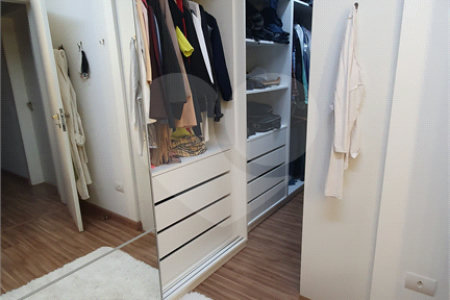 CASA A VENDA NO URBANOVA COM 390M², 5 DORMITORIOS, 6 BANHEIROS, PISCINA, 3 VAGAS, Sjc