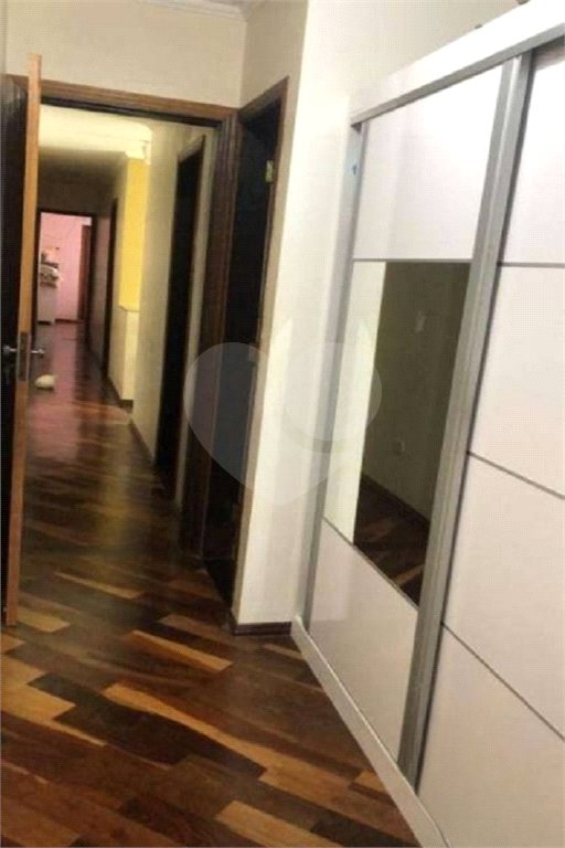 Sobrado à venda com 4 quartos, sendo 3 suítes, em Vila Irmãos Arnoni, São Paulo, SP