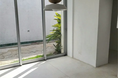 Sobrado à venda ou para alugar com 3 quartos, sendo 1 suíte, em Água Branca, São Paulo, SP