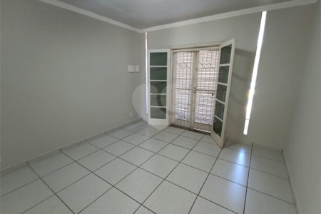 Casa à venda ou para alugar com 3 quartos, sendo 1 suíte, no Centro, Itapetininga, SP