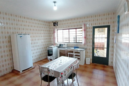 Casa à venda com 3 quartos, sendo 1 suíte,  no Centro, Vinhedo, SP