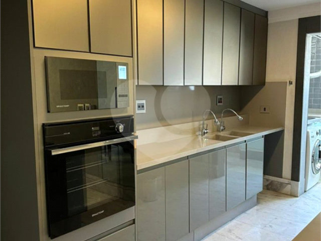 Apartamento à venda com 3 quartos, sendo 1 suíte,  em Pompéia, São Paulo, SP