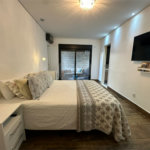 Casa à venda com 3 suítes no condomínio Estância Marambaia, Vinhedo - SP