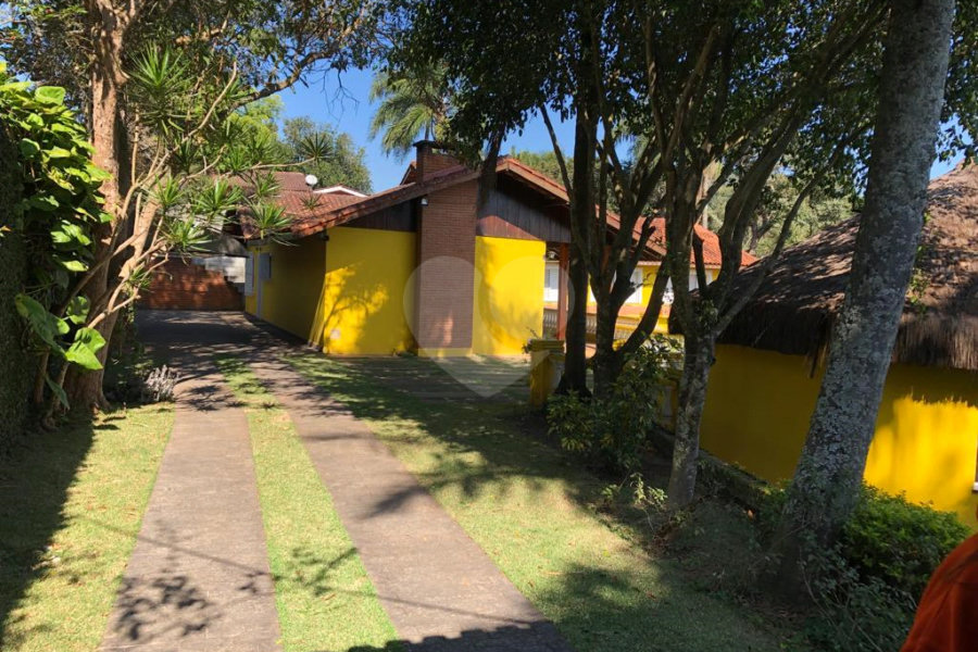 Casa Térrea à venda com 4 quartos, sendo 2 suítes, em Roseira, Mairiporã, SP