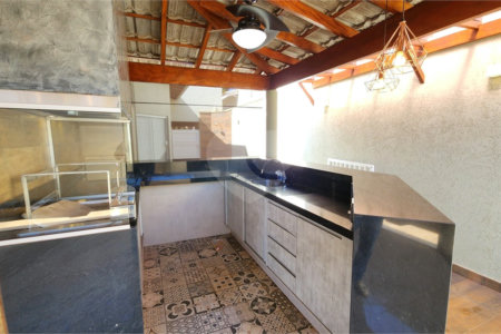 Casa à venda com 3 quartos, sendo 1 suíte, no condomínio Veneto, Araraquara - SP