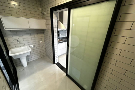Casa para venda no condomínio de alto padrão Damha III,