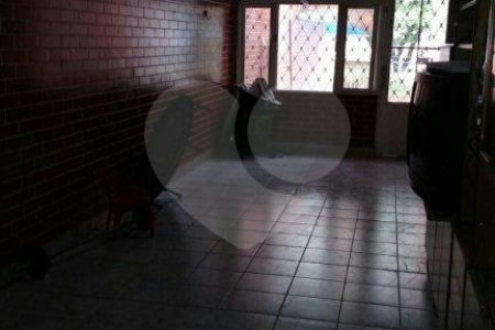 Casa à venda com 3 quartos, sendo 1 suíte, em Santa Teresinha, São Paulo, SP