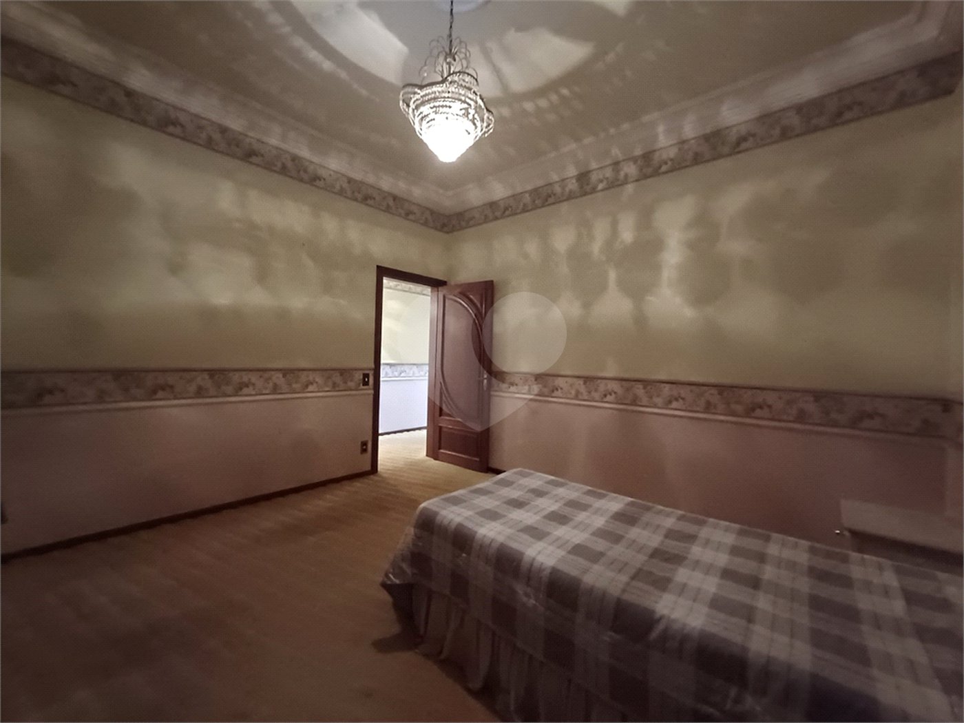 Casa à venda com 6 suítes no condomínio Portal da Raposo, Sorocaba - SP