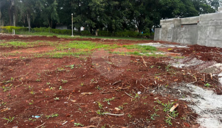Terreno à venda com 3 quartos, sendo 1 suíte, em Vila Carolina, Itapetininga, SP