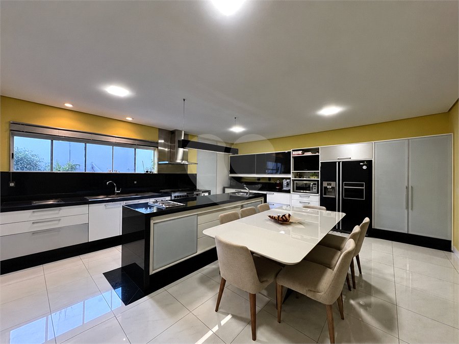 Casa à venda com 3 suítes no condomínio Village D'avignon, Sorocaba - SP